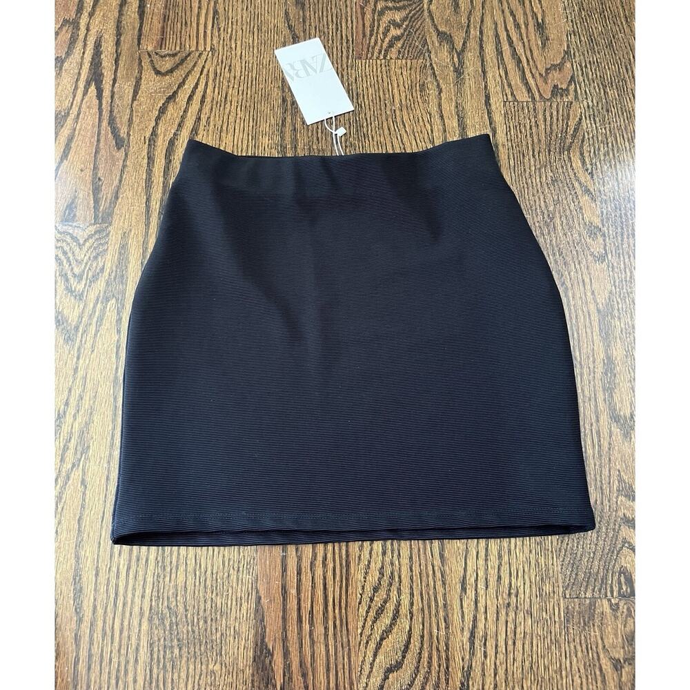 Zara Mini Skirt size Small black NWT